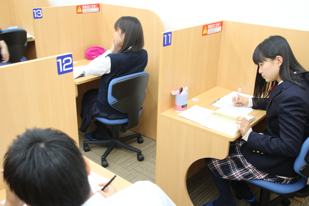 《高3生の皆さま》 志望校別の対策ならAxis登美ヶ丘校で!