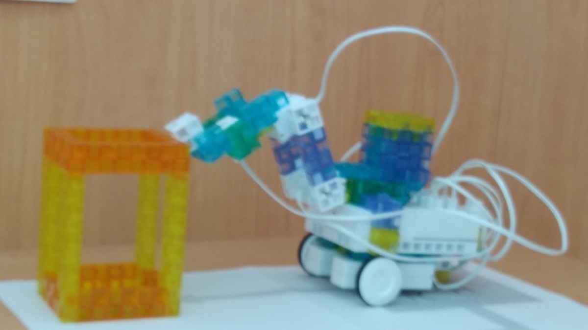 吹上小学校、高松小学校、西和中学校、西浜中学校のみなさま<br />
【ロボットプログラミング講座】 今週の作品紹介