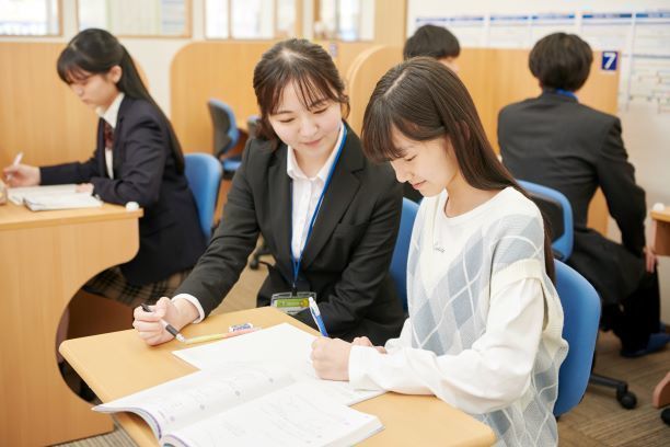 打田中学校、那賀高校、粉河高校のみなさま<br />
定期テスト対策 申込受付中!
